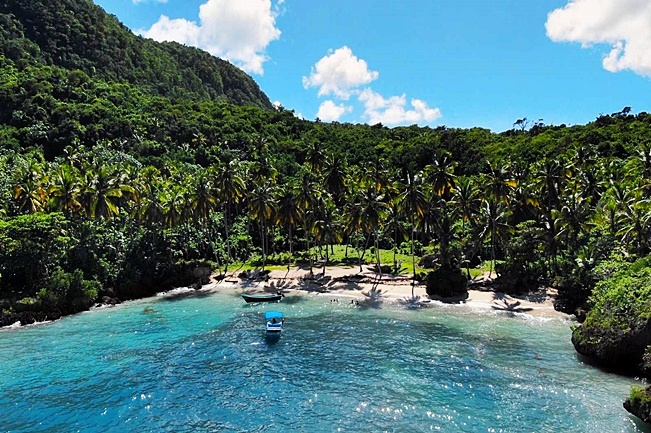 playa-madama-peninsula-de-samana-mejores-playas-virgenes-hacer-snorkel-buceo-bucear-corales-pueblo-distrito-municipal-las-galeras-todo-republica-dominicana-4-1